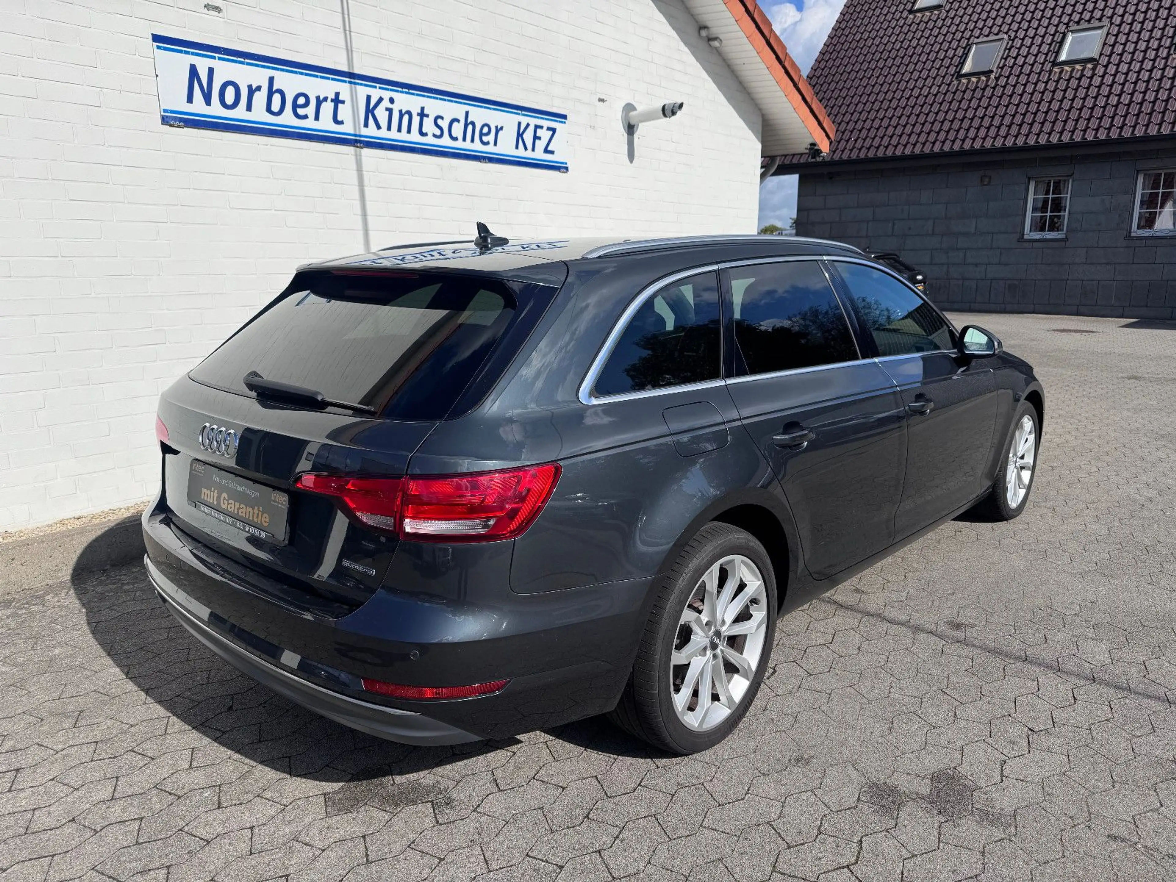 Audi A4 Avant 2.0 TDI quattro sport Rückfahrkamera — photo 6