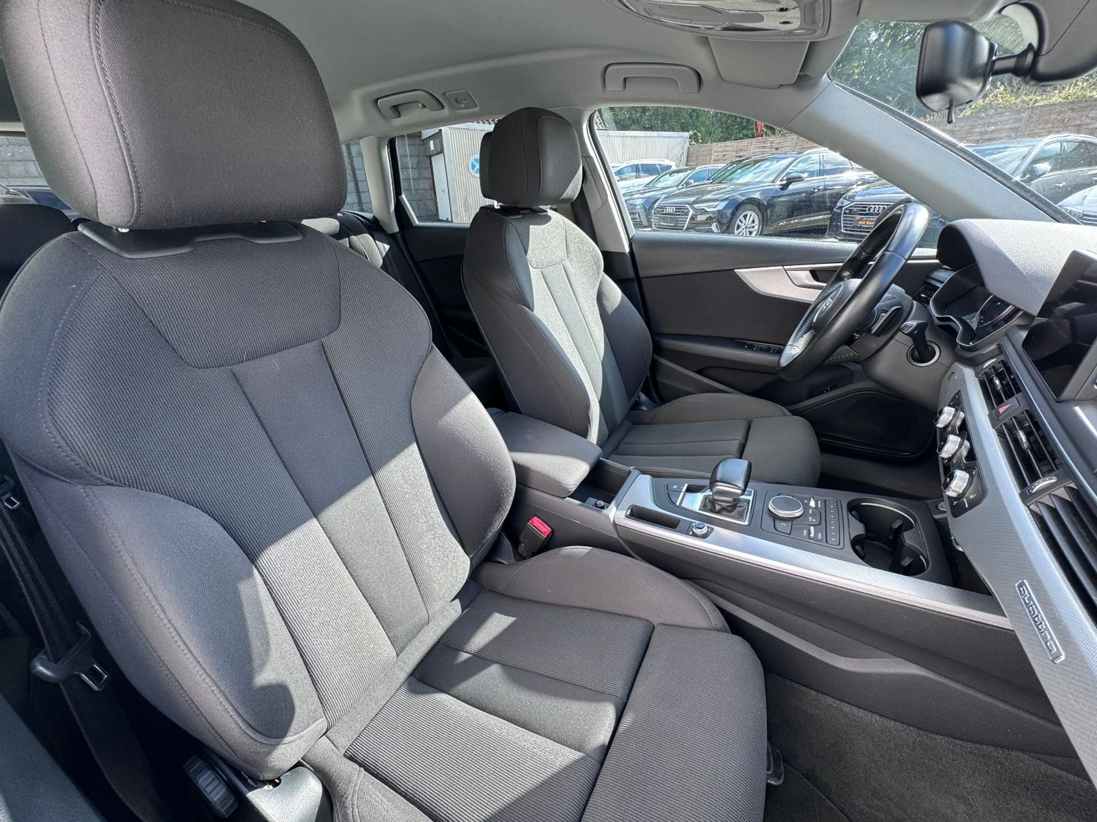 Audi A4 Avant 2.0 TDI quattro sport Rückfahrkamera — photo 9