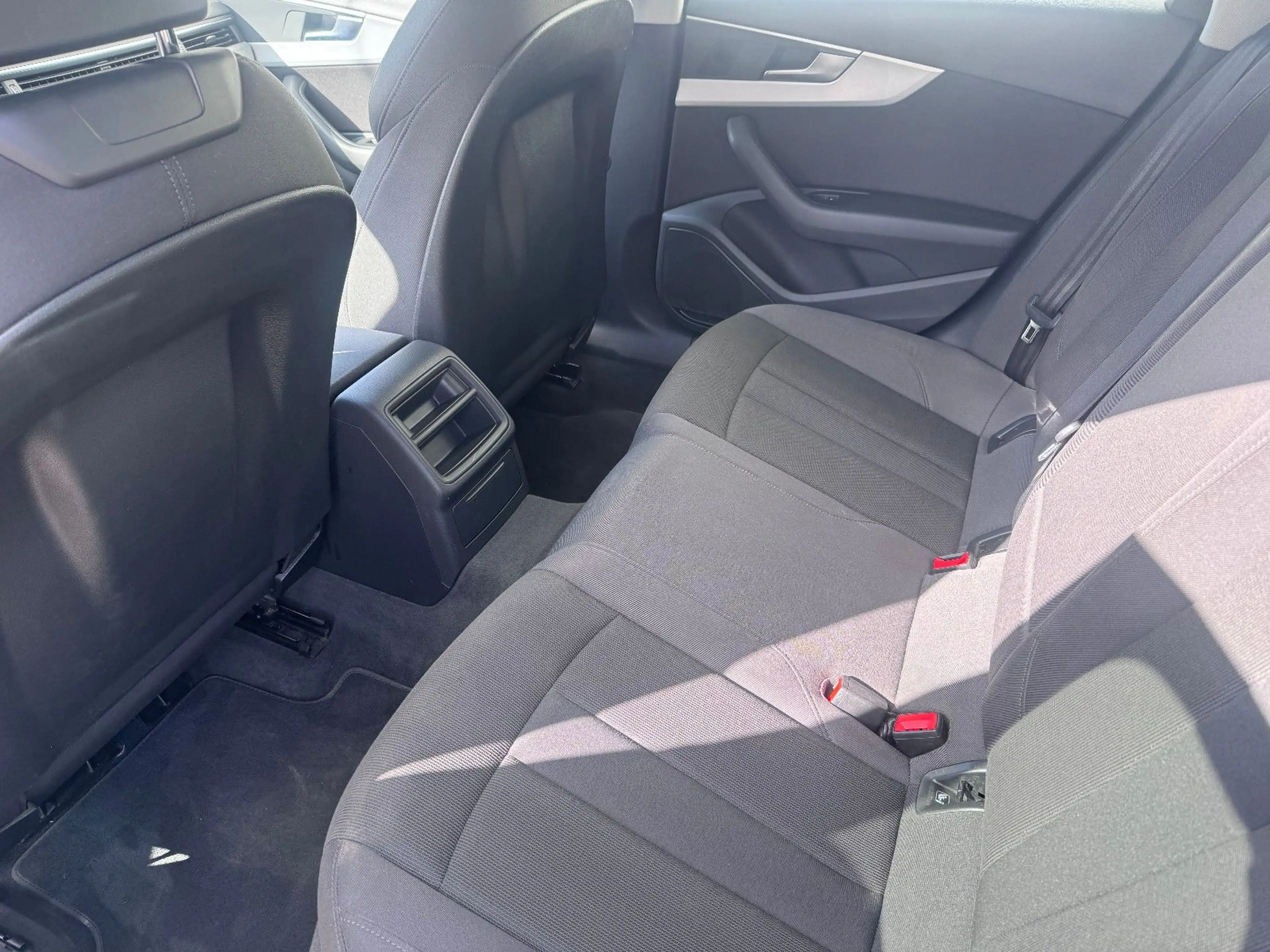 Audi A4 Avant 2.0 TDI quattro sport Rückfahrkamera — photo 14
