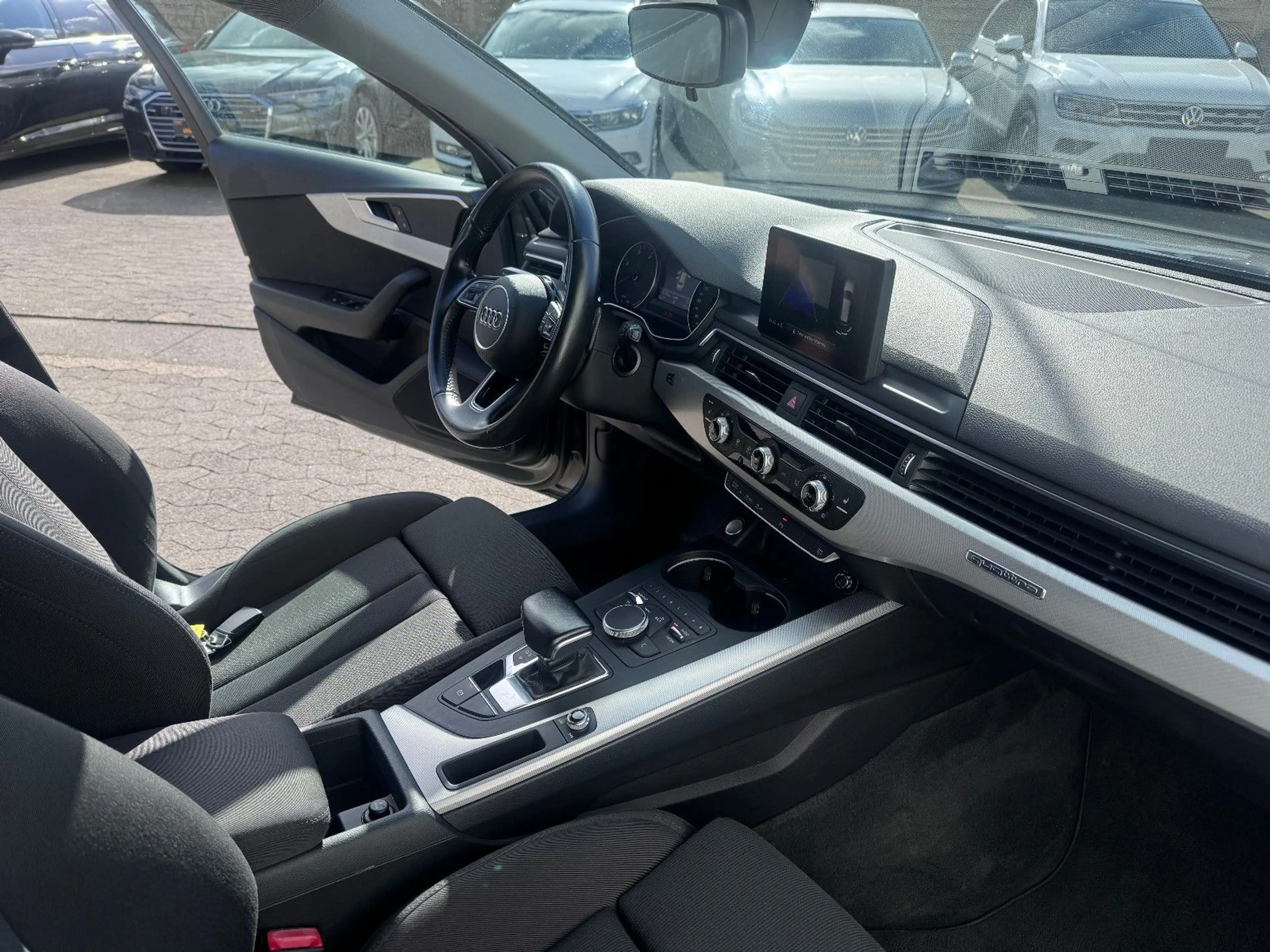 Audi A4 Avant 2.0 TDI quattro sport Rückfahrkamera — photo 11