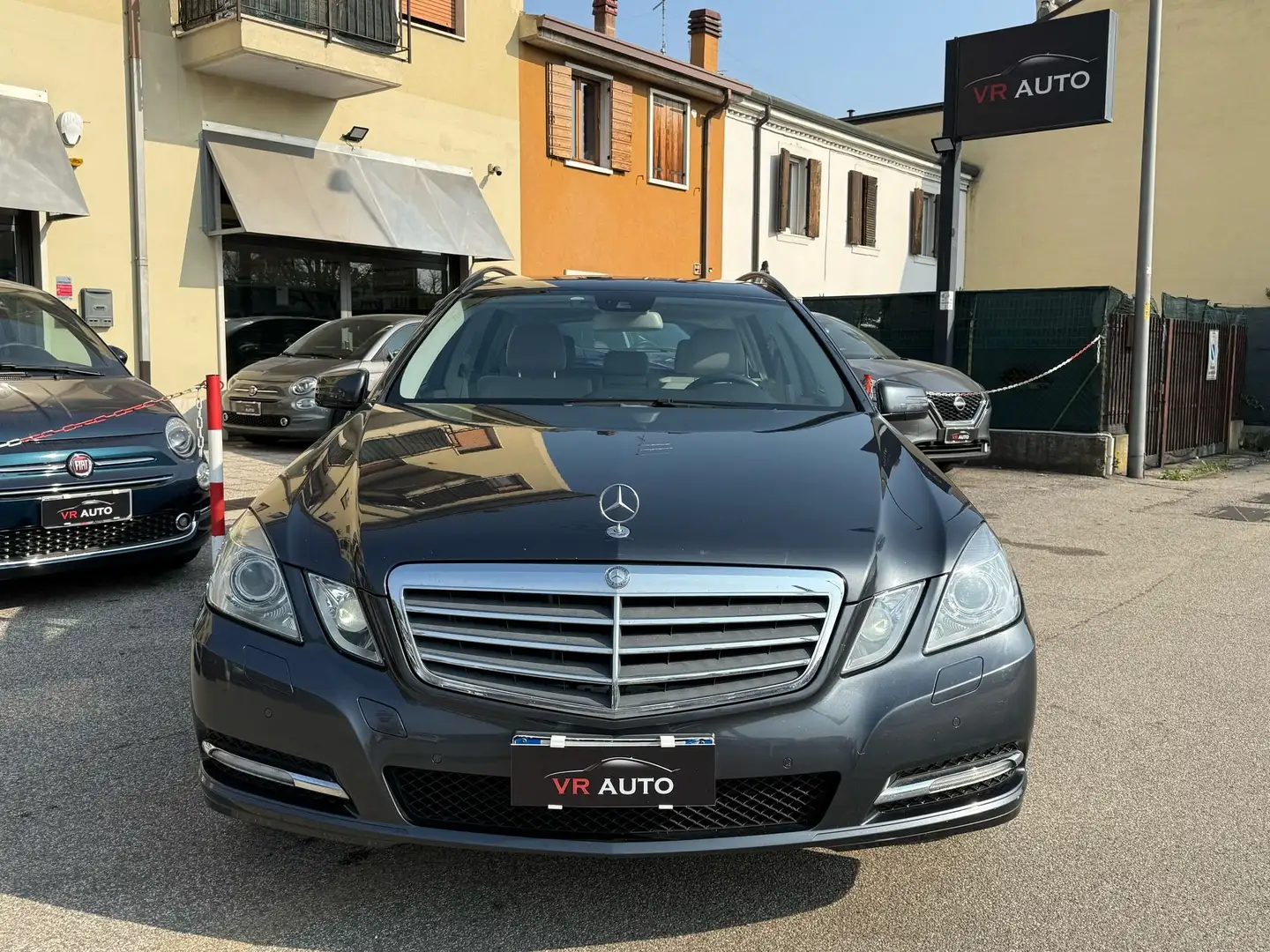 Mercedes-Benz E 220 SW 220 cdi Bluefficiency Avantagarde  PROMO FIN Gris - 2