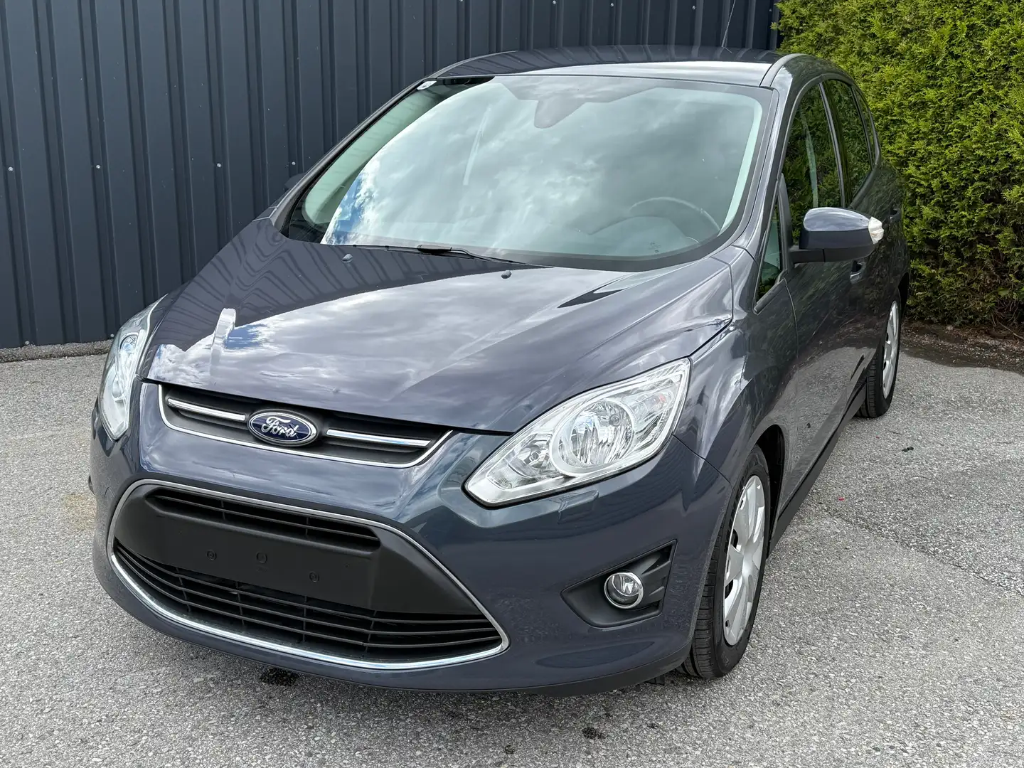 Ford C-Max Trend Grau - 1
