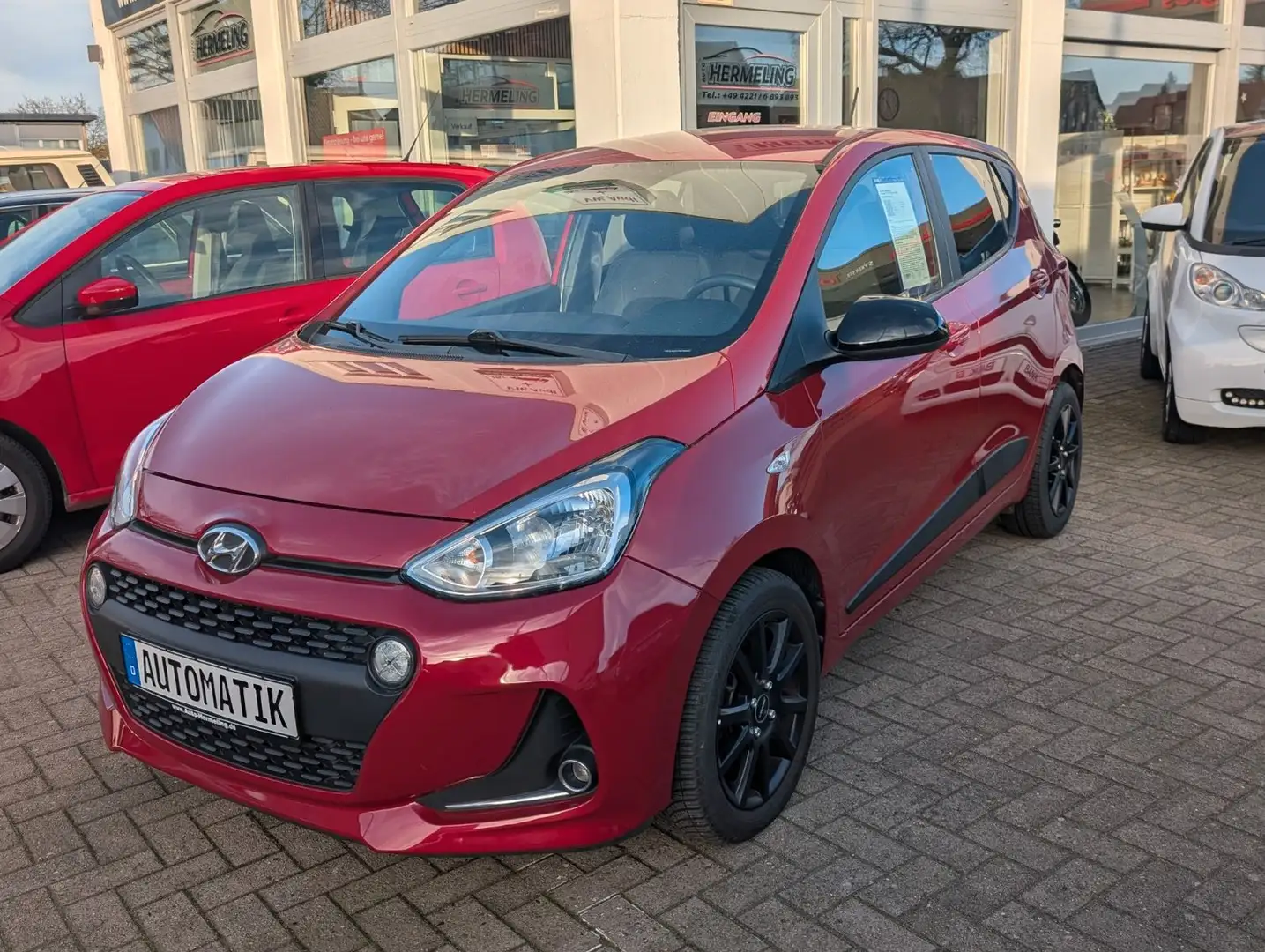 Hyundai i10 1.2 Passion + Aut. NAV|PDC|Allwetter Rot - 2