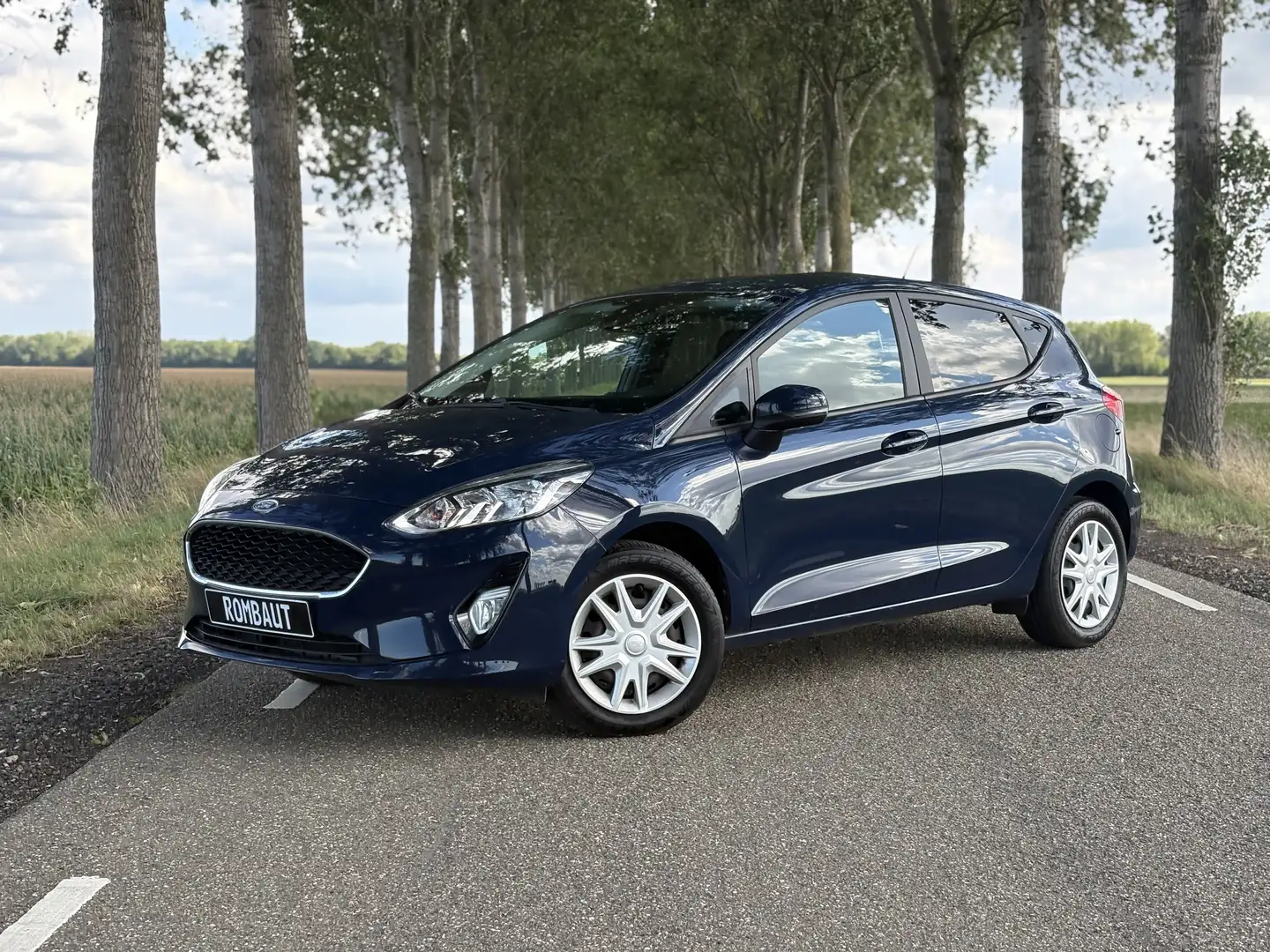 Ford Fiesta 1.1 Benzine / GROOT SCHERM / AIRCO / 117 DKM - 1