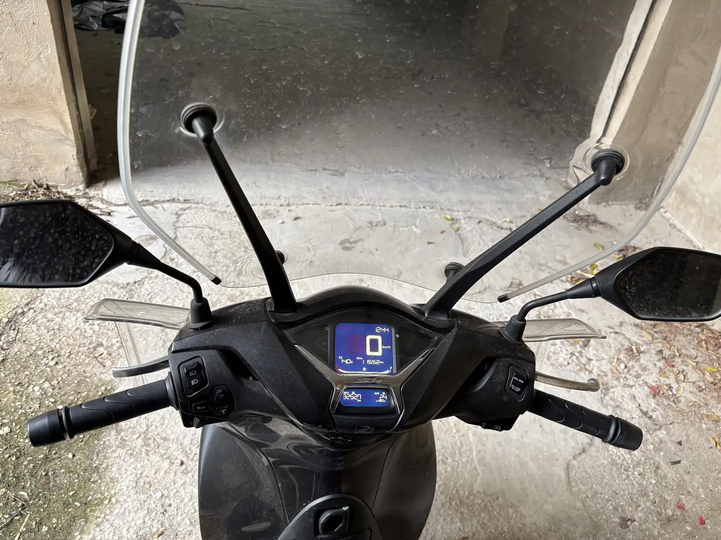 Honda SH 150 Gri - 1