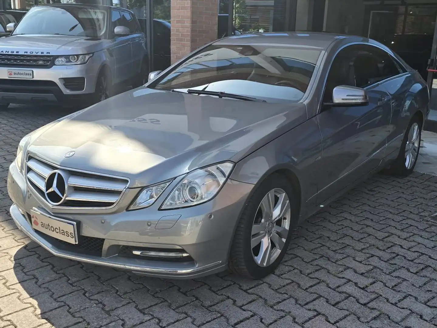 Mercedes-Benz E 220 Classe E - C207 Coupe Coupe cdi be Executive Сірий - 1