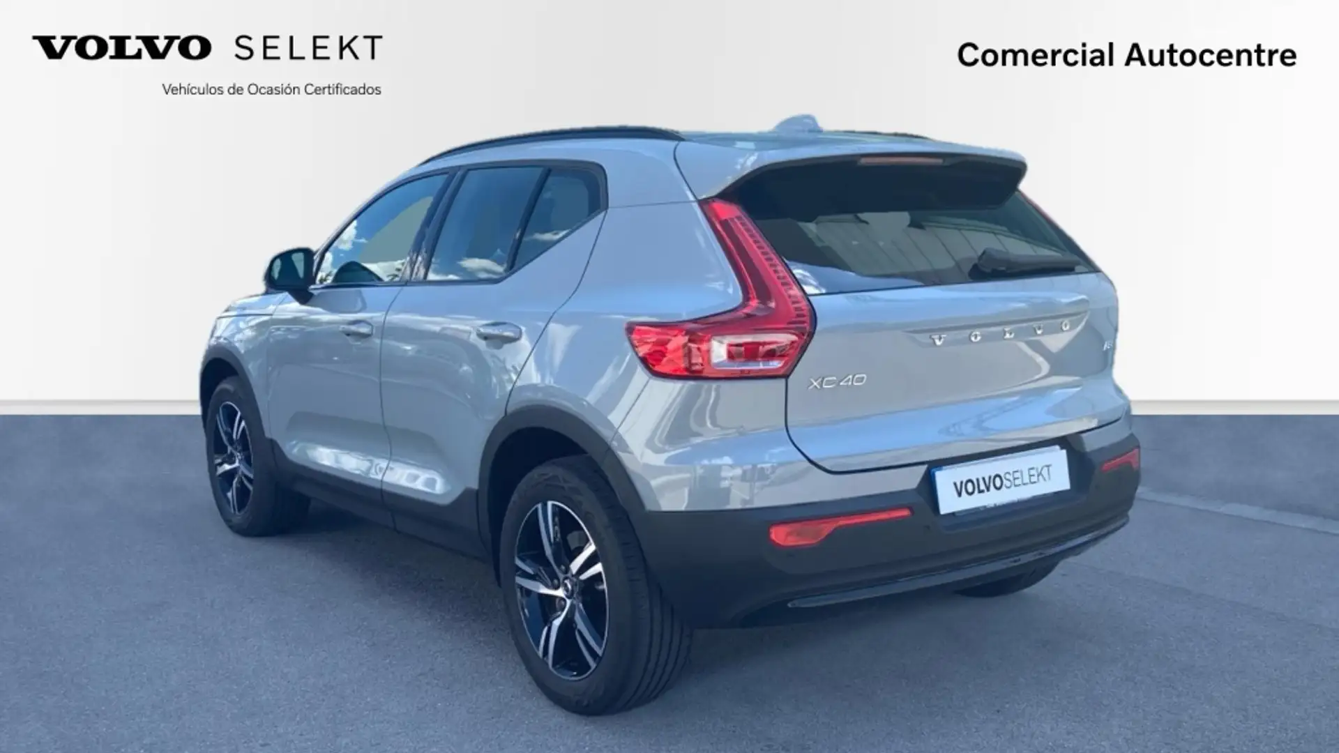 Volvo XC40 PLUS, B3 MILD HYBRID, GASOLINA, DARK - 2