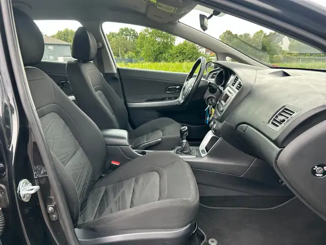 Kia Ceed view 22