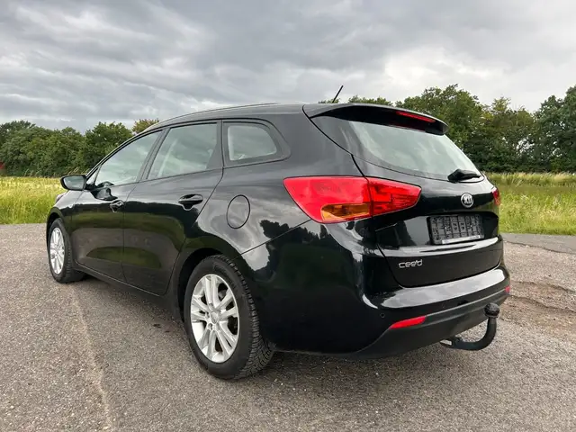 Kia Ceed view 3