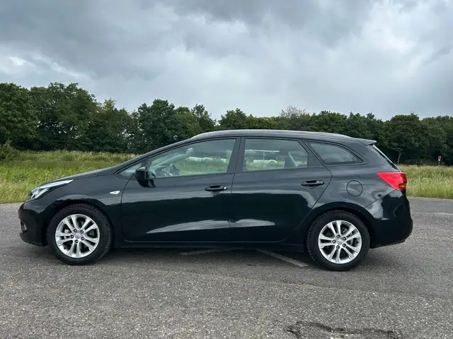 Kia Ceed view 2