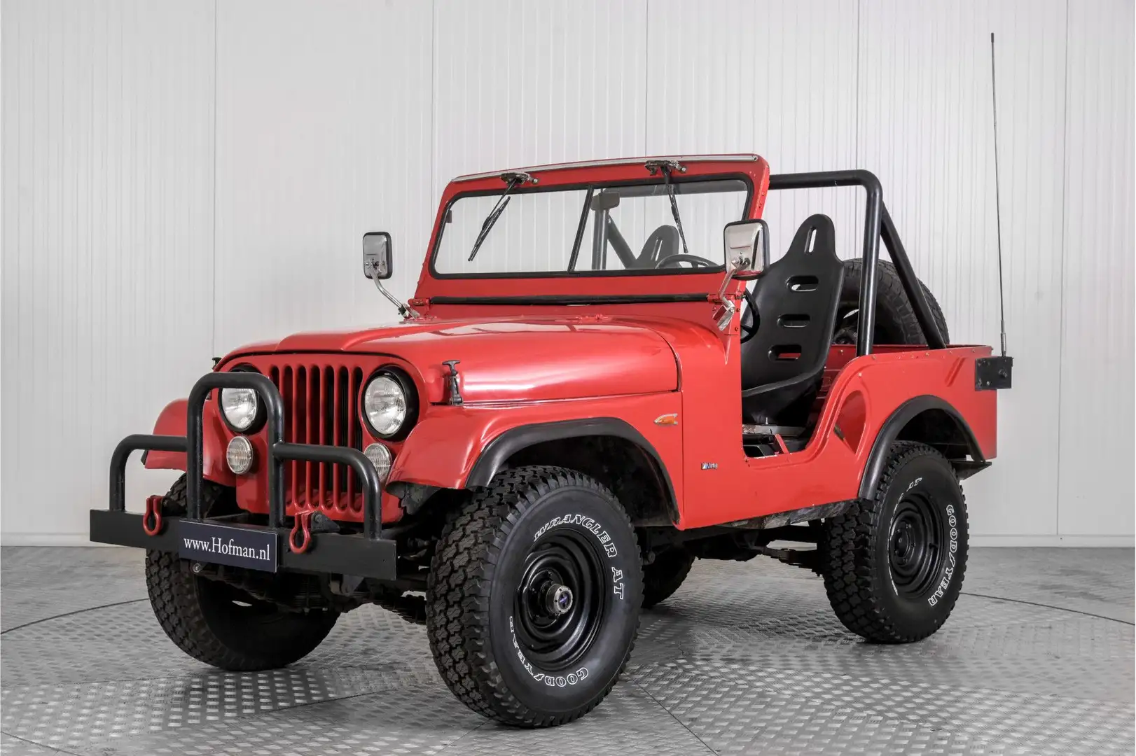 Oldtimer Willys M38A1 Red - 1