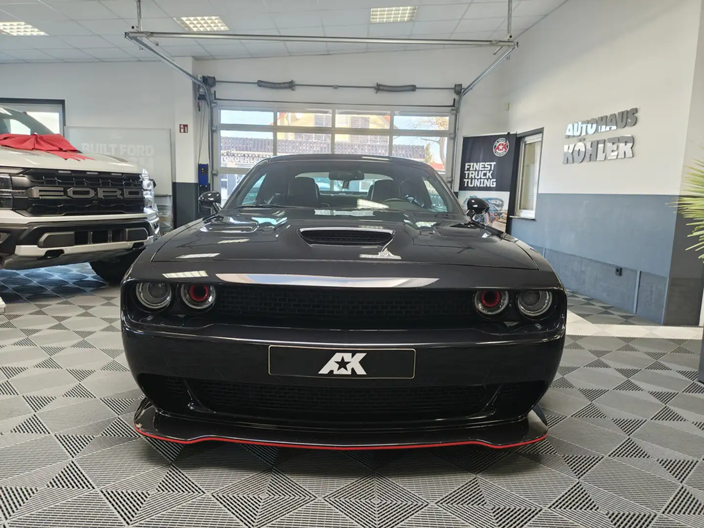 Dodge Challenger Hellcat Black - 2