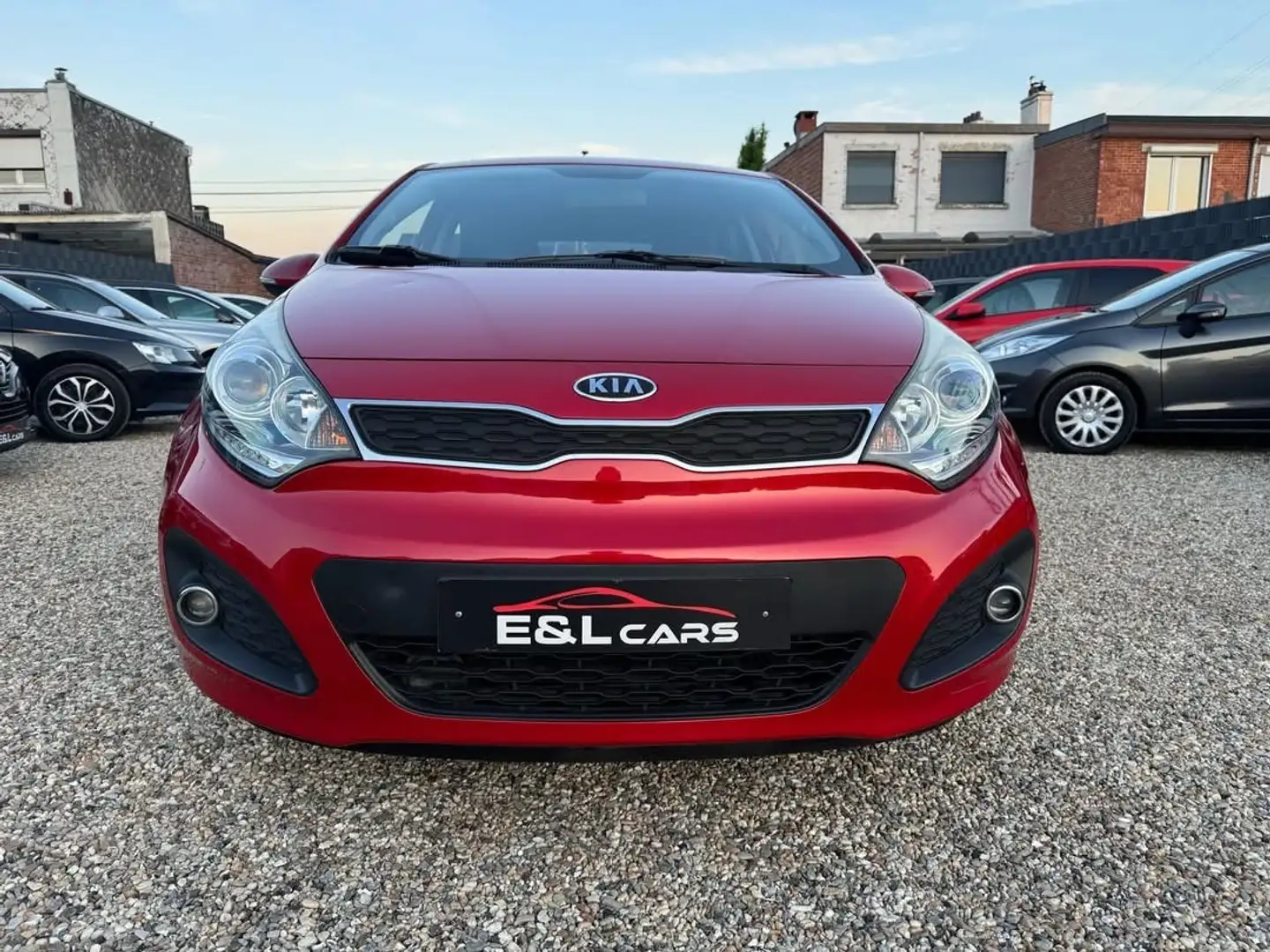 Kia Rio 1.1 CRDi **12 mois de garantie** Rouge - 2
