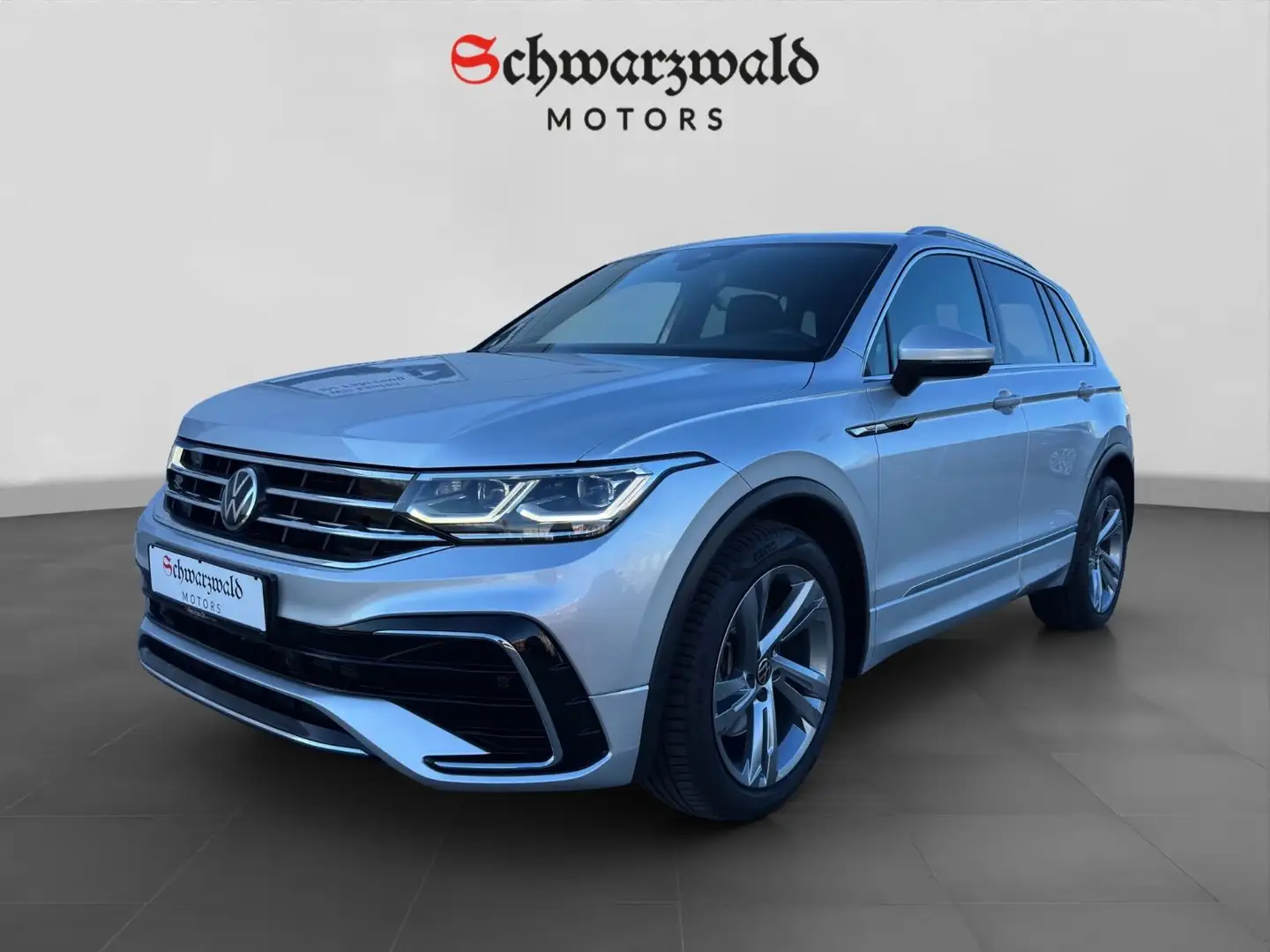 Volkswagen Tiguan R-Line 4Motion Matrix Anhängerkupplung Silber - 1