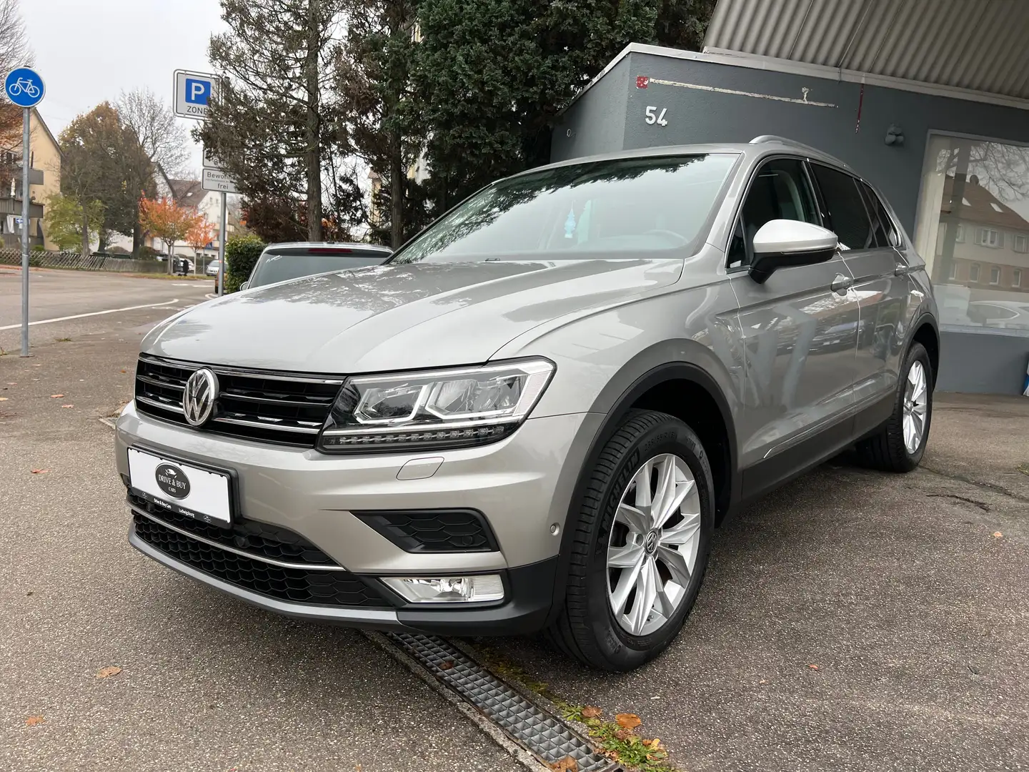 Volkswagen Tiguan Highline BMT/Start-Stopp 4Motion Grau - 1