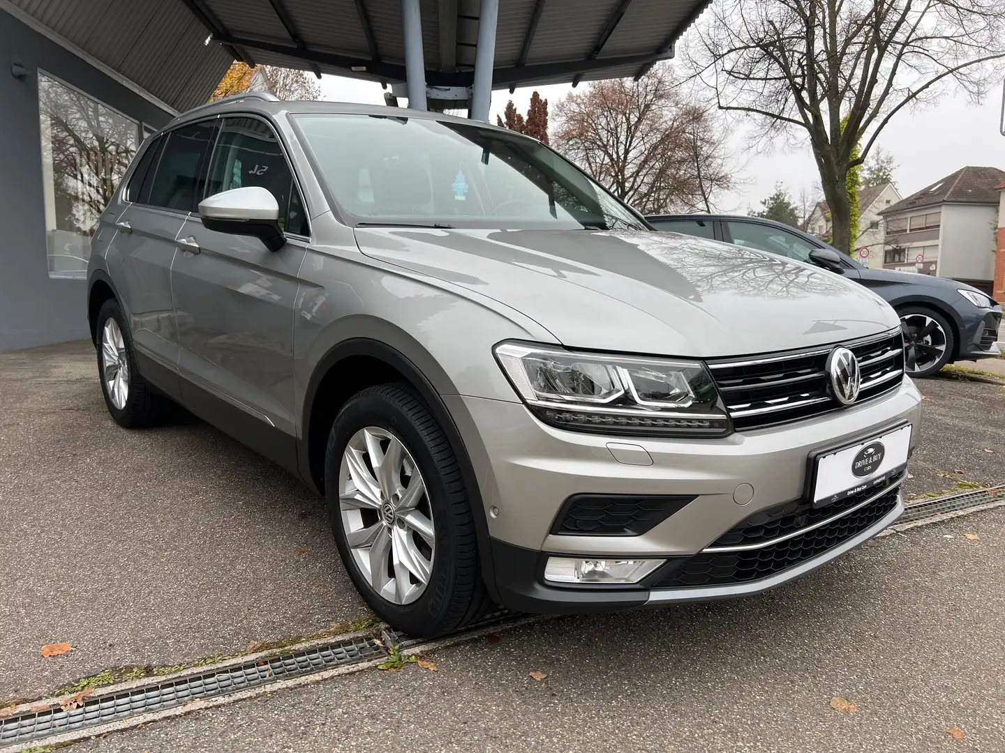 Volkswagen Tiguan Highline BMT/Start-Stopp 4Motion Grau - 2