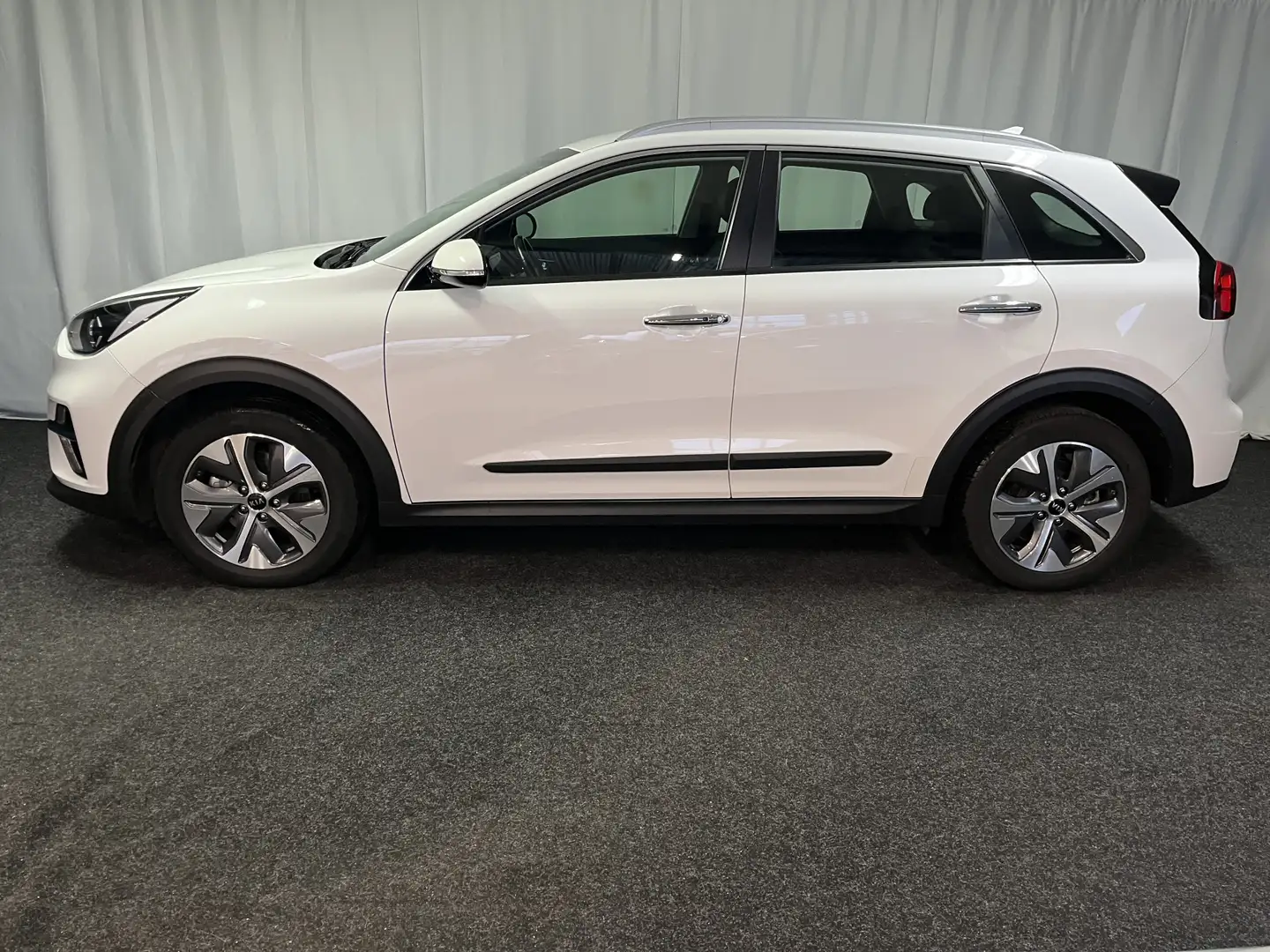 Kia e-Niro DynamicLine 64 kWh 1E EIGN/ADAPTIVE/ECC/APPLE/100% Blanc - 2