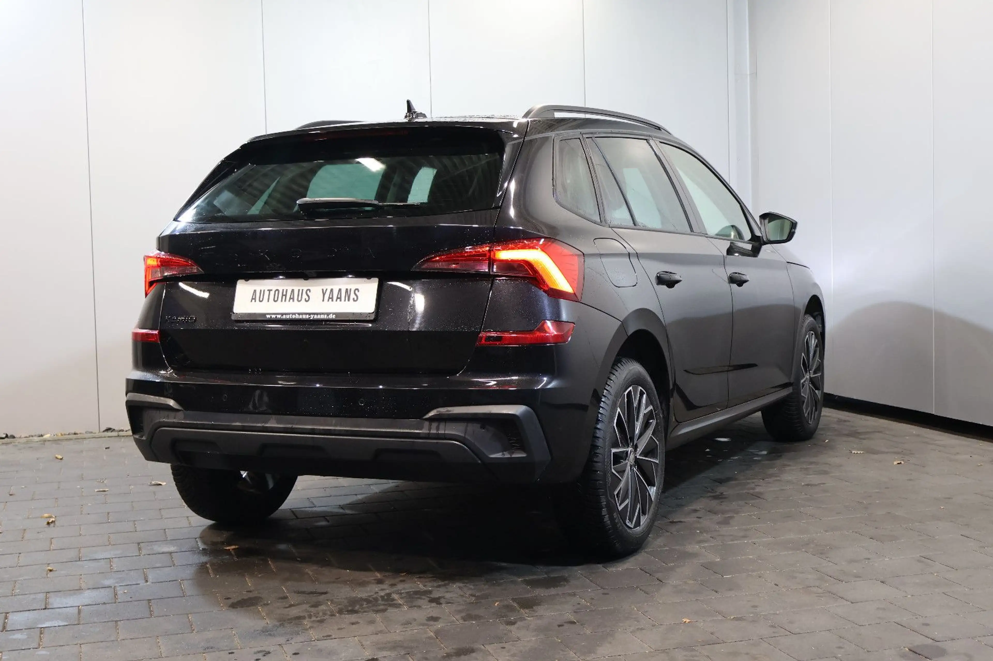 Skoda Kamiq 1.0 TSI Selection AID+CARPLAY+KEY+KAM+LED — photo 4