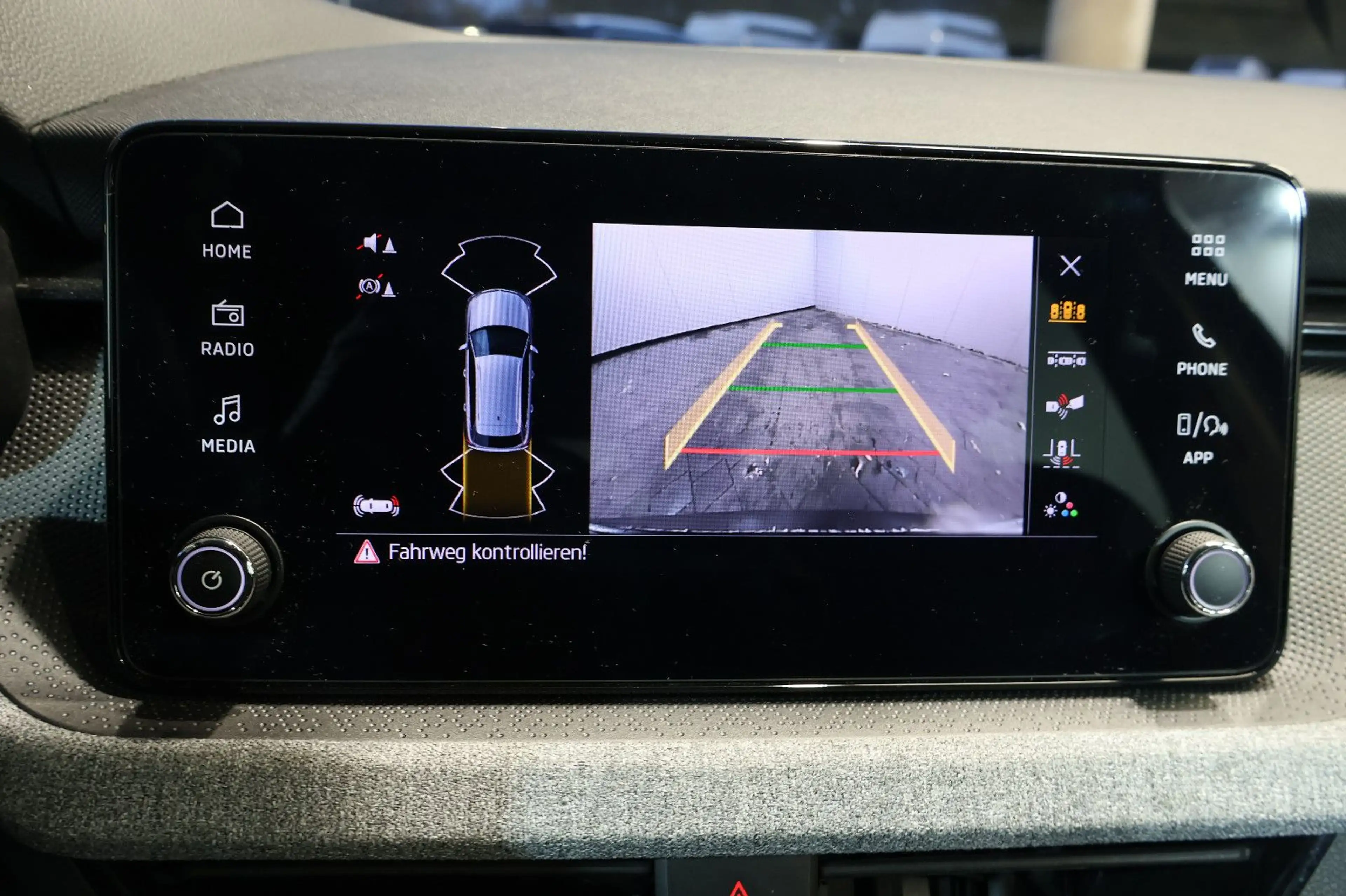Skoda Kamiq 1.0 TSI Selection AID+CARPLAY+KEY+KAM+LED — photo 9