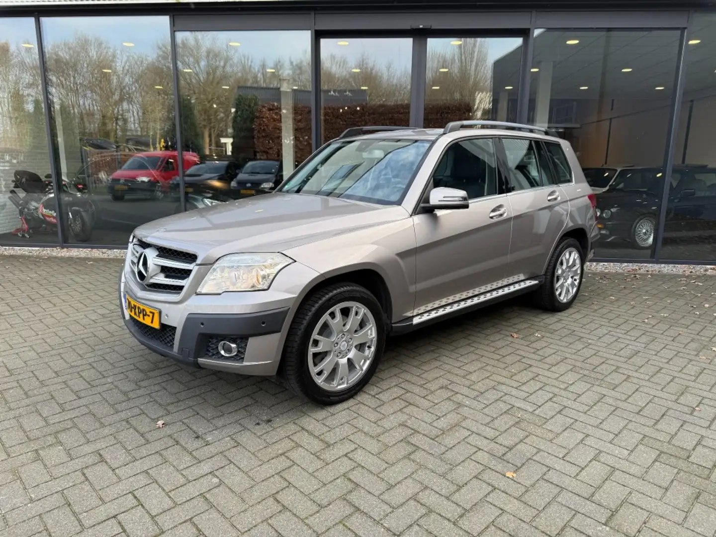 Mercedes-Benz GLK 280 280 4-MATIC, Orig. NL, 2e Eig, Dealer Onderhouden, Grau - 1