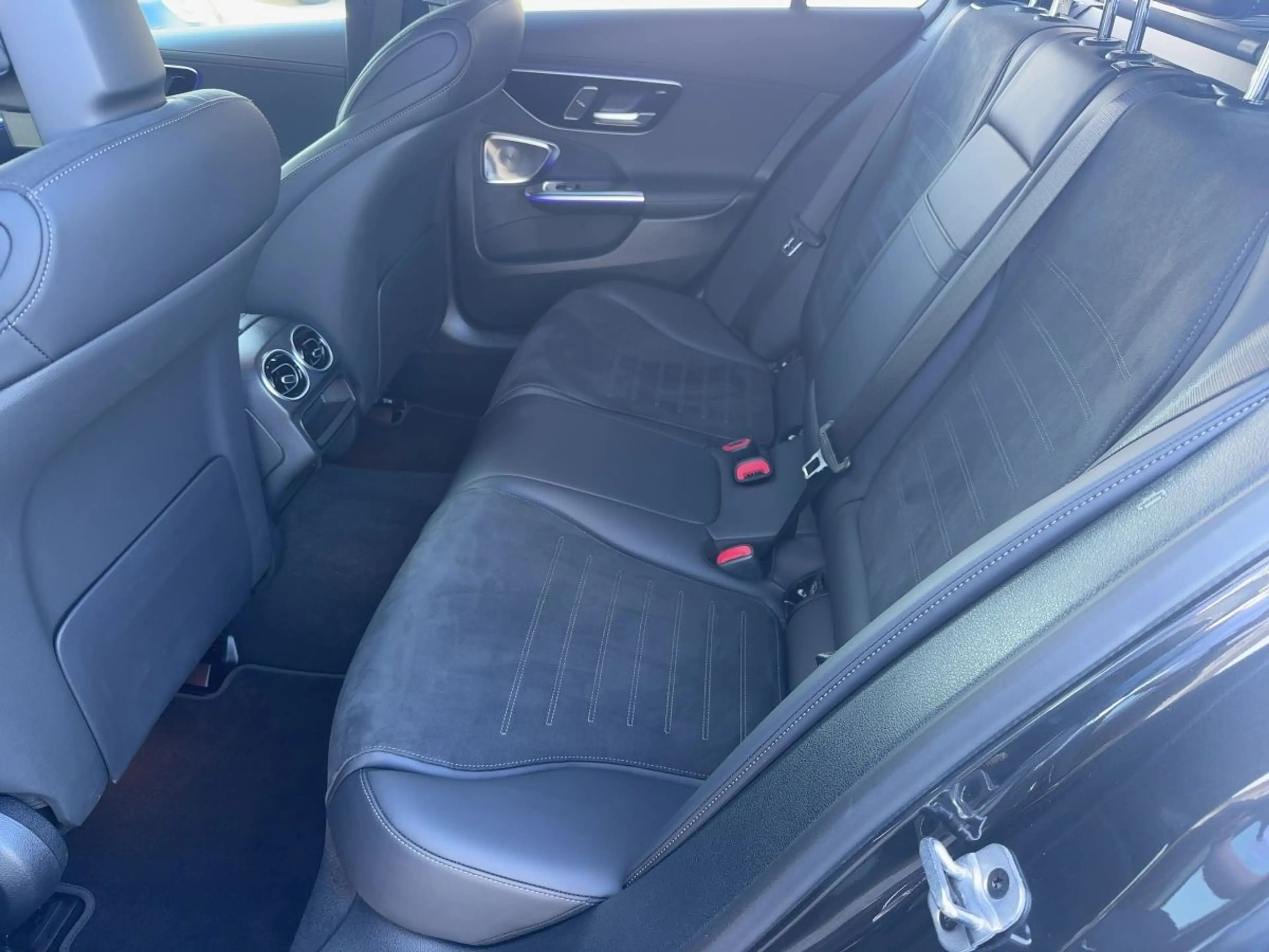 Mercedes-Benz C 220 d 4MATIC T-Modell Österreich-Edition Klima — photo 9