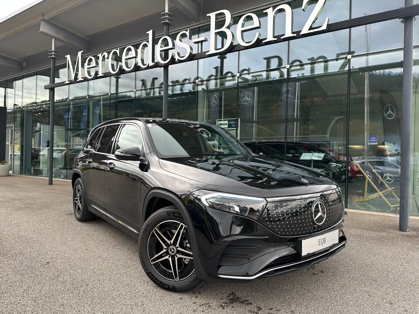 Mercedes-Benz EQB 300 4 Matic Ö-Edition*AMG-Line*Fahrassistenz-Paket* Noir - 1