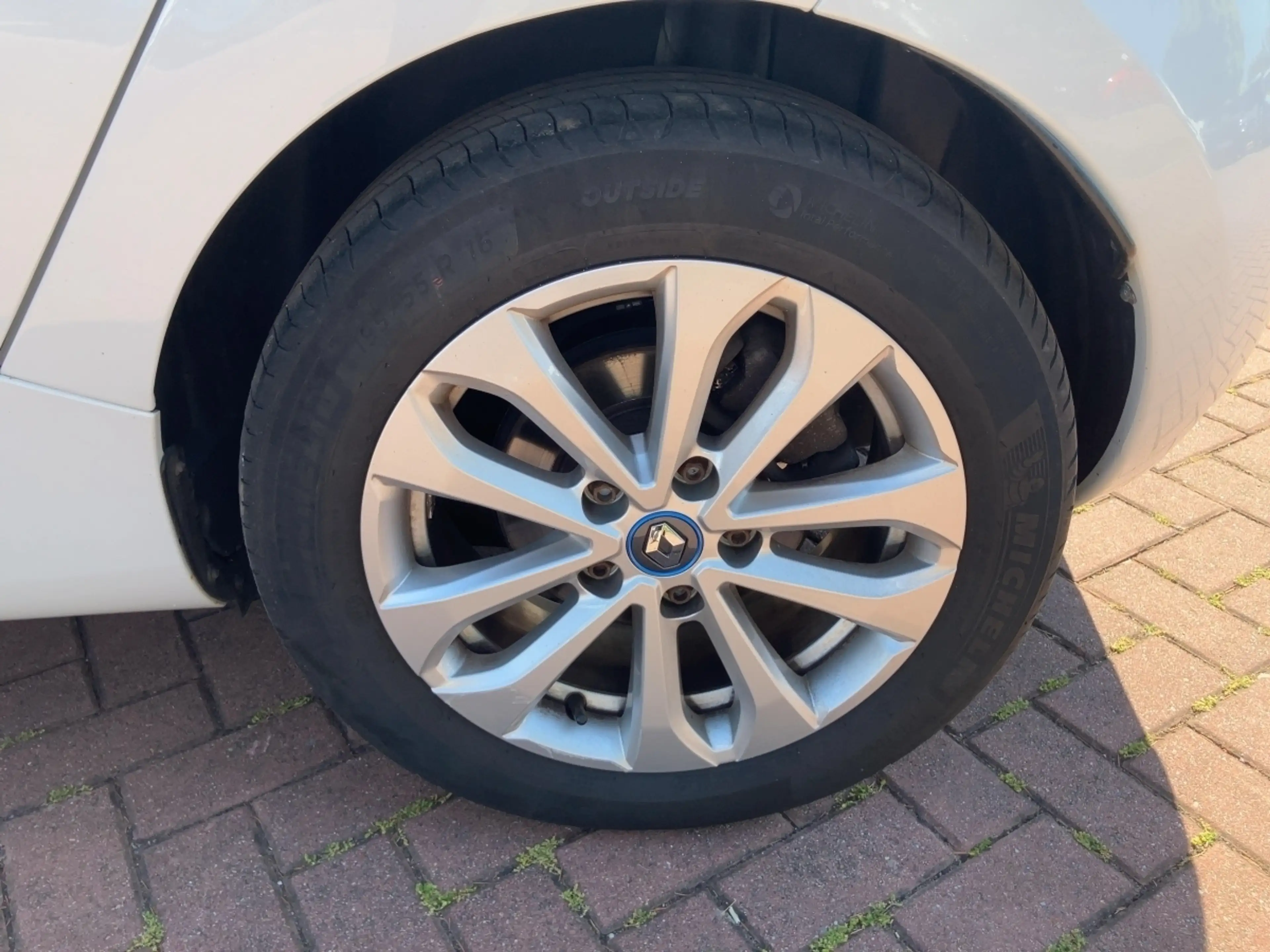 Renault ZOE R135 Experience Z.E. 50 — photo 13