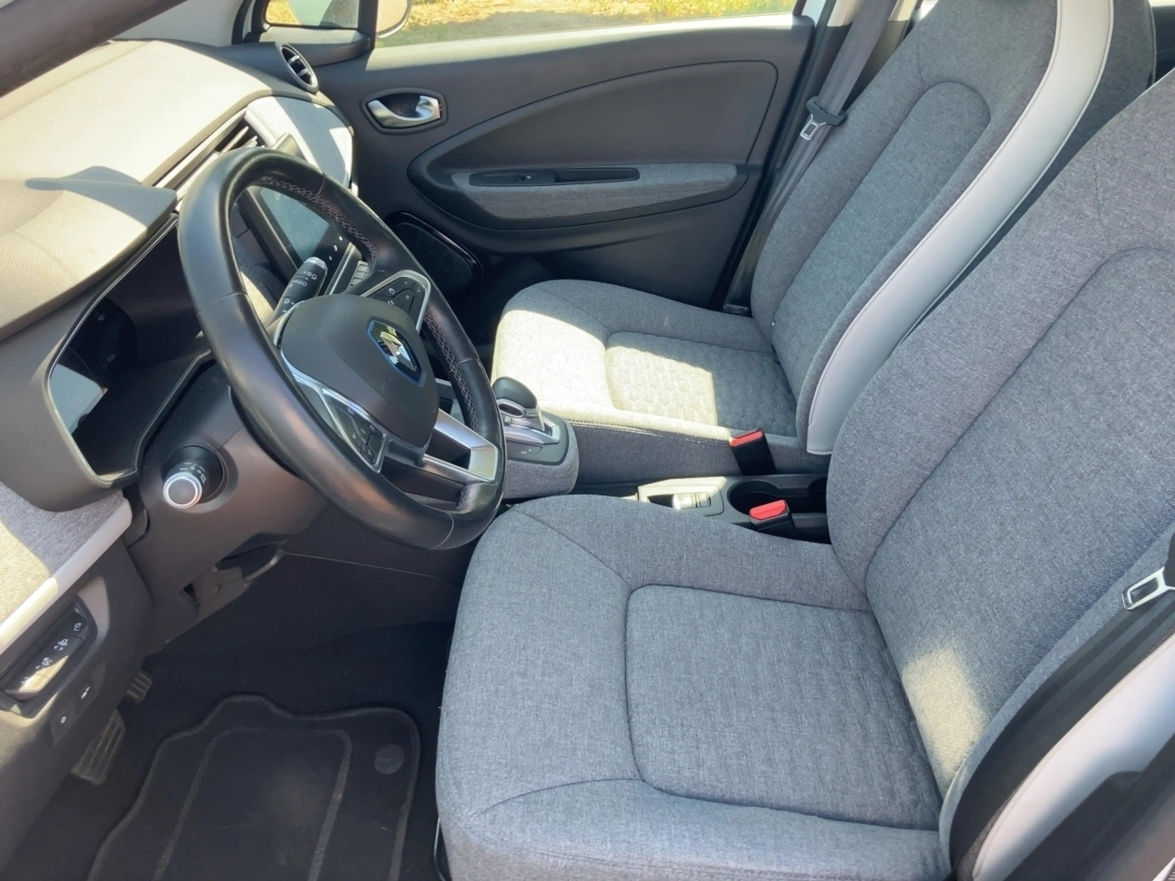 Renault ZOE R135 Experience Z.E. 50 — photo 8
