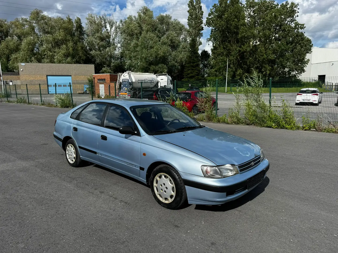 Toyota Carina Essence airco climatisé Silber - 2