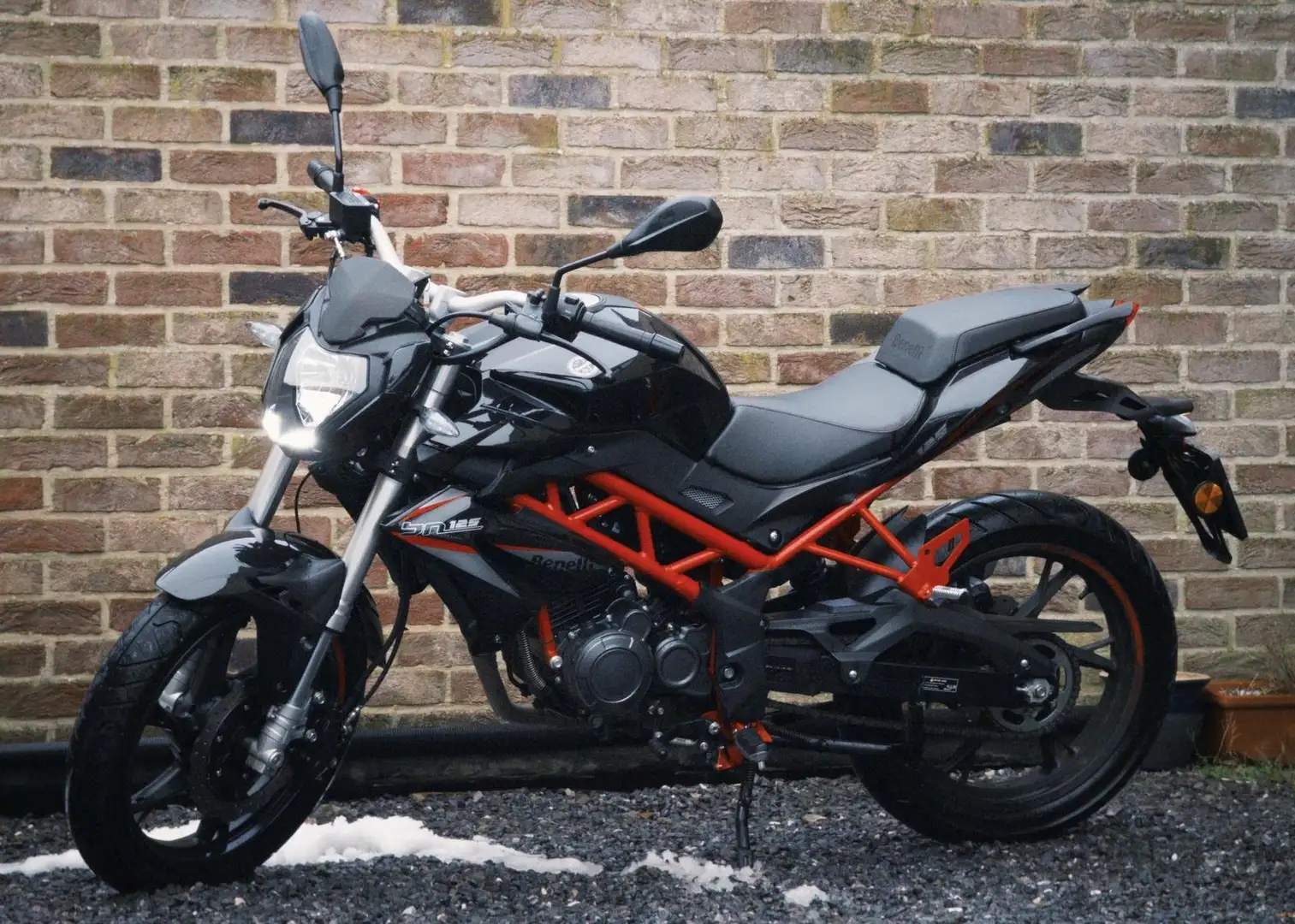 Benelli BN 125 Negro - 1