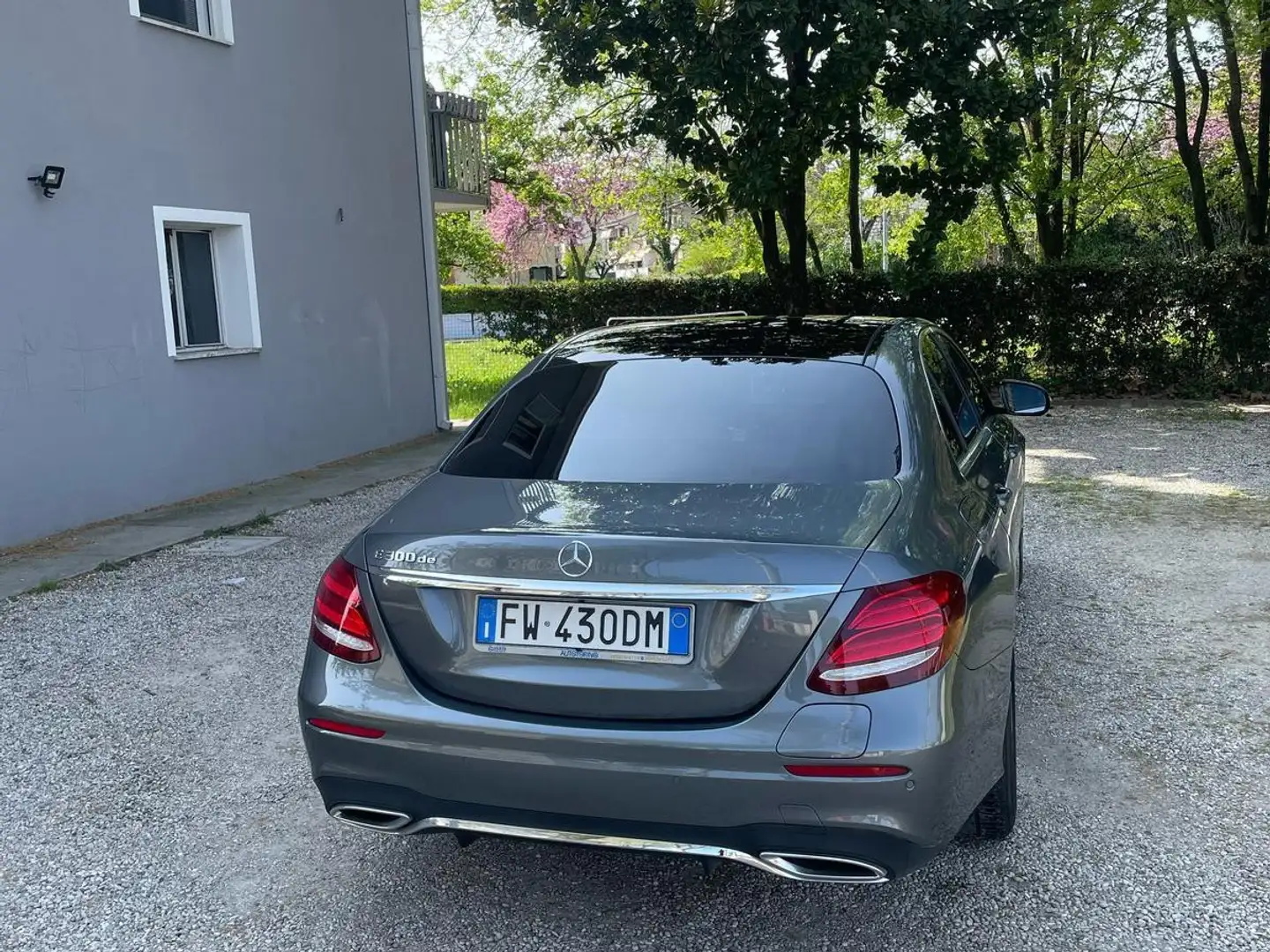 Mercedes-Benz E 300 de eq-power Business Sport auto - 2