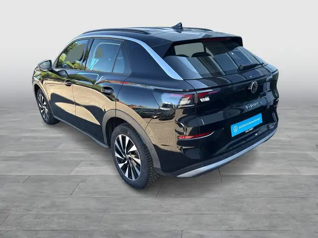 Volkswagen T-Roc view 4