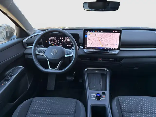 Volkswagen T-Roc view 9
