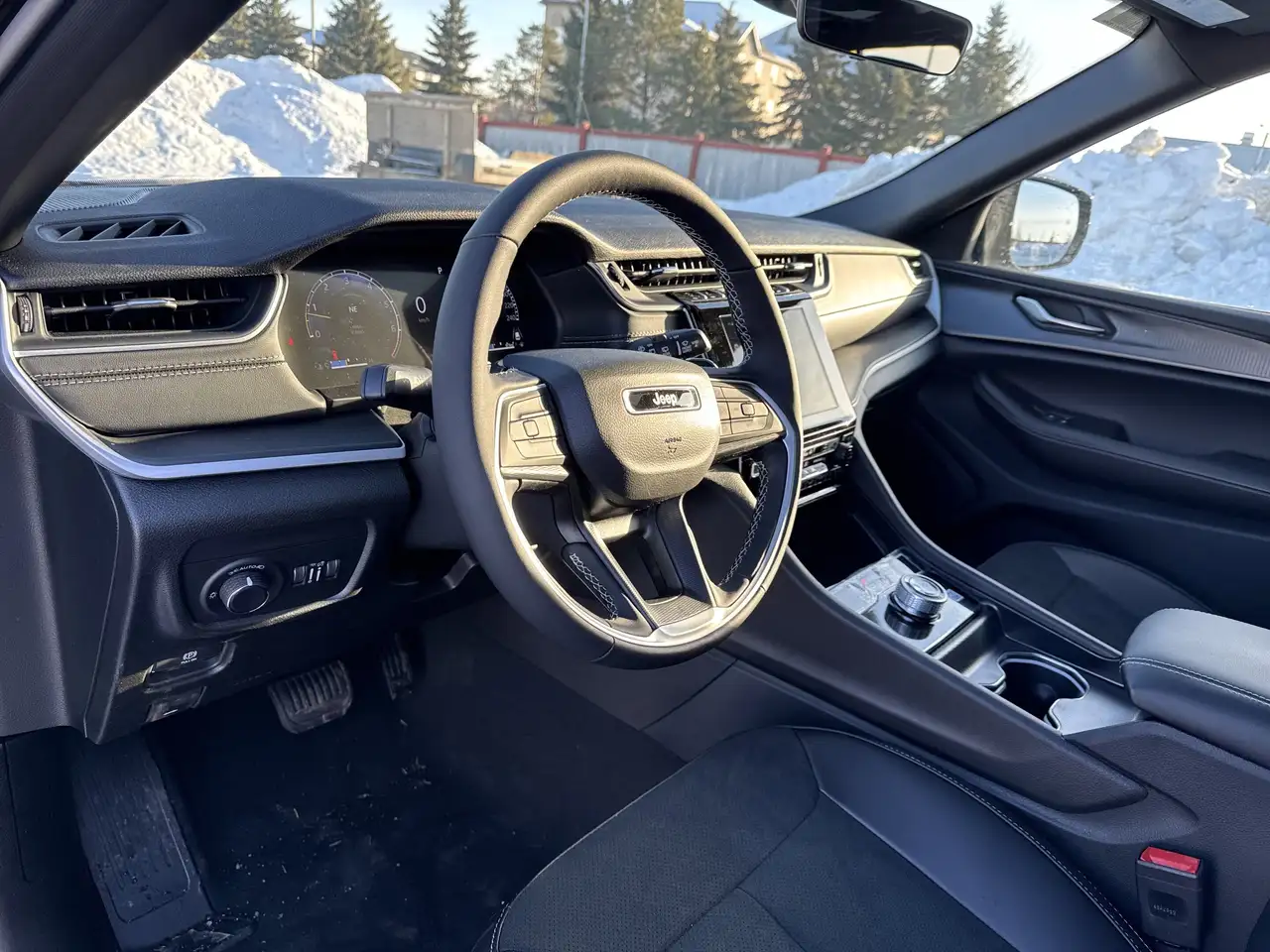 Jeep Grand Cherokee снимка Jeep Grand Cherokee