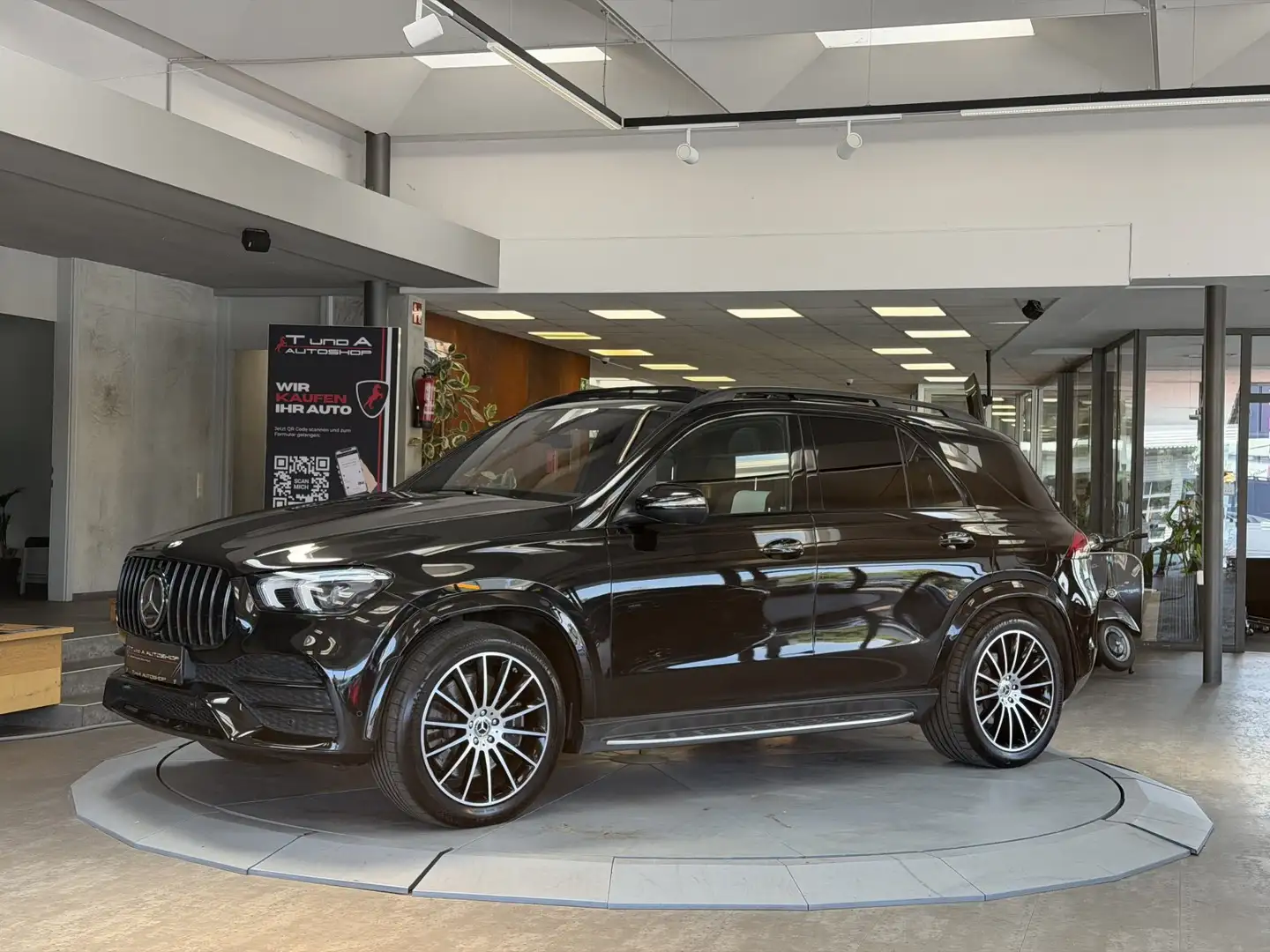 Mercedes-Benz GLE 350 de 4Matic AMG-Line *Pano*Burmester*360*AHK Schwarz - 2