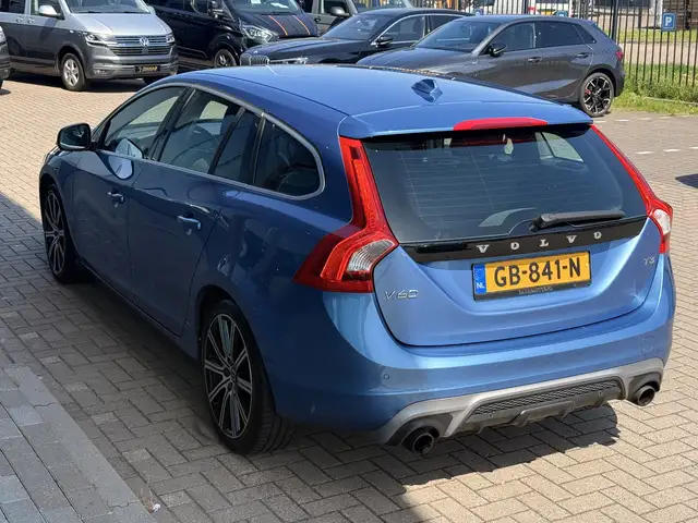 Volvo V60 view 11