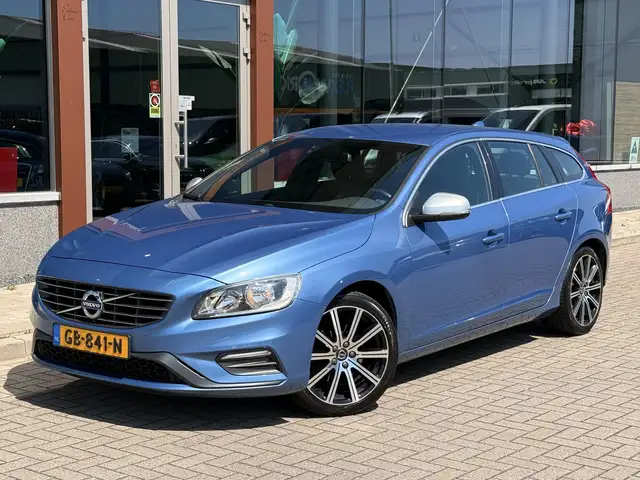 Volvo V60 view 3