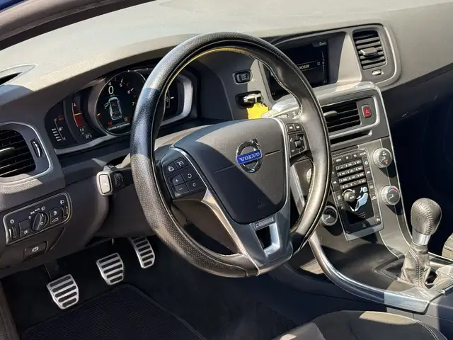 Volvo V60 view 2