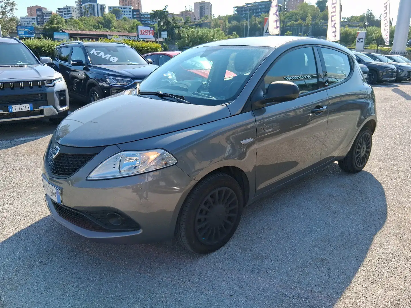 Lancia Ypsilon Ypsilon 1.2 69 CV 5 porte GPL Ecochic Elefantino Gris - 1