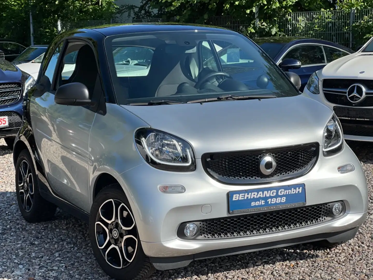 smart forTwo *AMBIENTE*PANORAMA*SITZHEIZUNG*90PS*AUTOMA Silber - 1