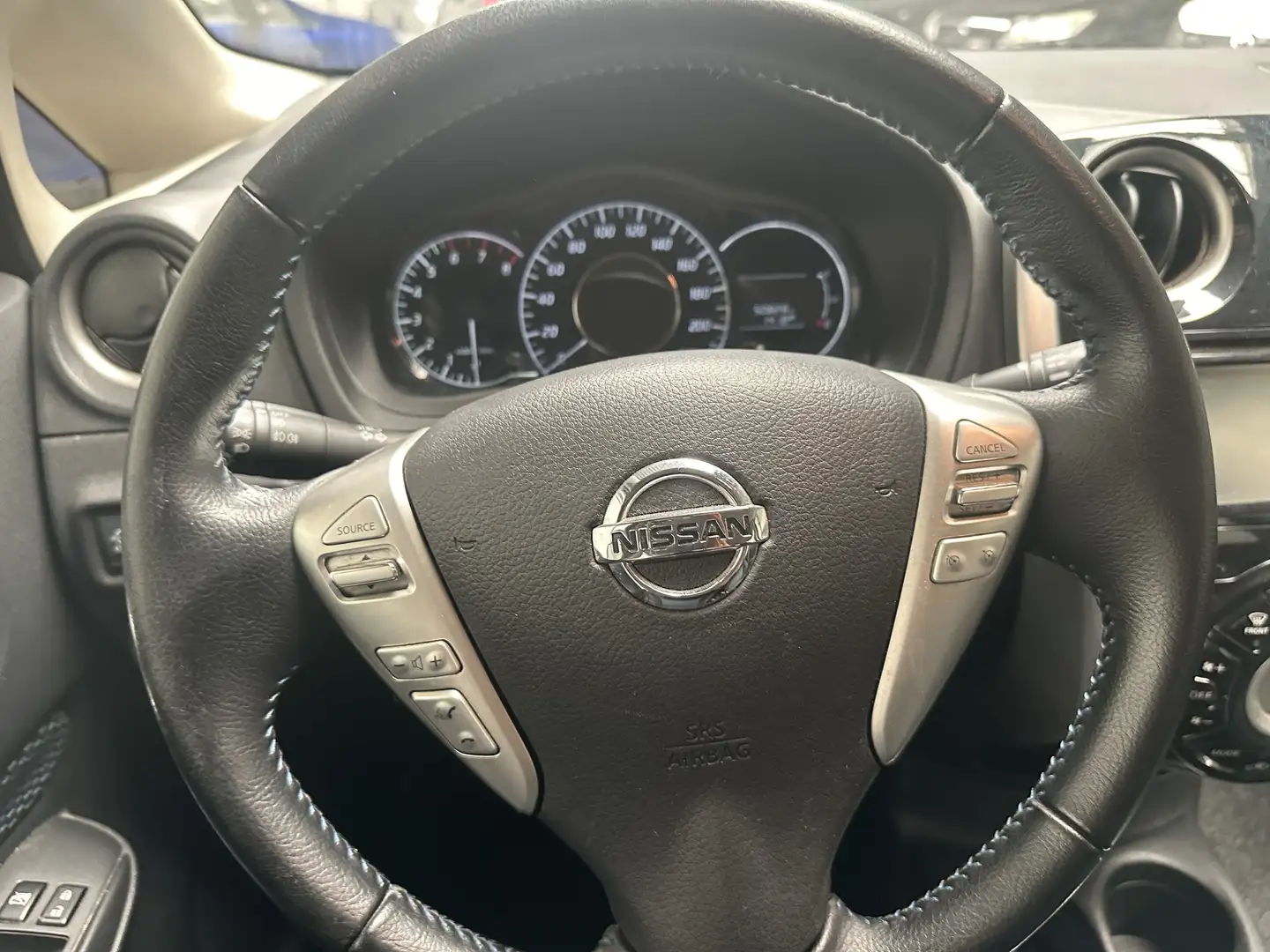 Nissan Note 1.2i Tekna Sport Pack - 2