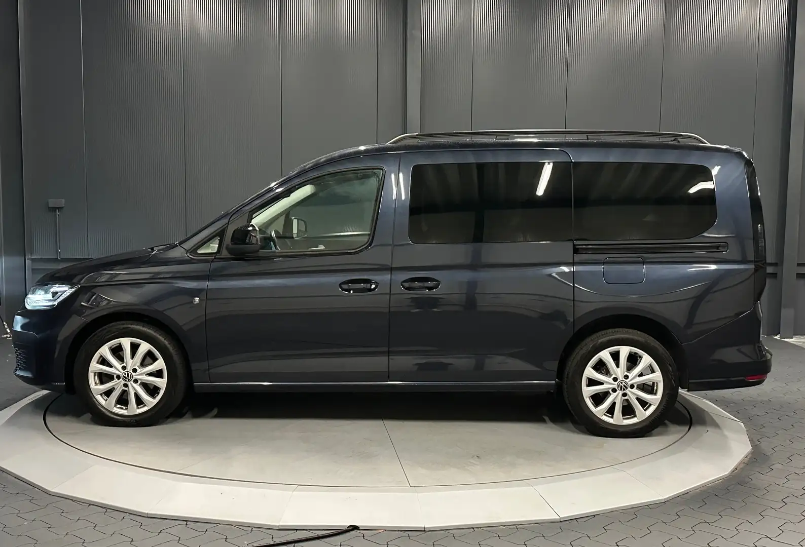 Volkswagen Caddy Maxi 2.0 TDI Life *LED*NAVI*AHK*Design Paket*ACC* Blau - 2