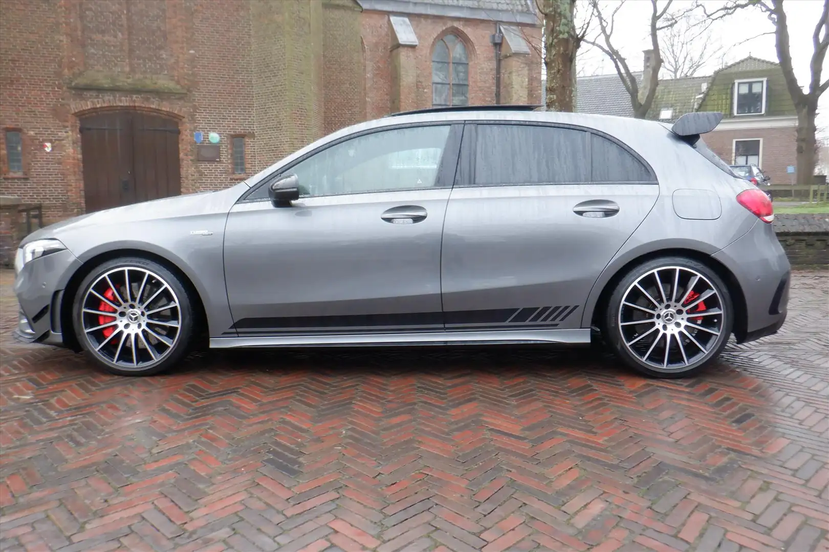 Mercedes-Benz A 35 AMG A 4Matic 306pk SPEEDS Grijs - 2