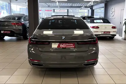 Annonce voiture d'occasion BMW 740 - CARADIZE