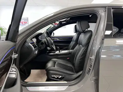 Annonce voiture d'occasion BMW 740 - CARADIZE