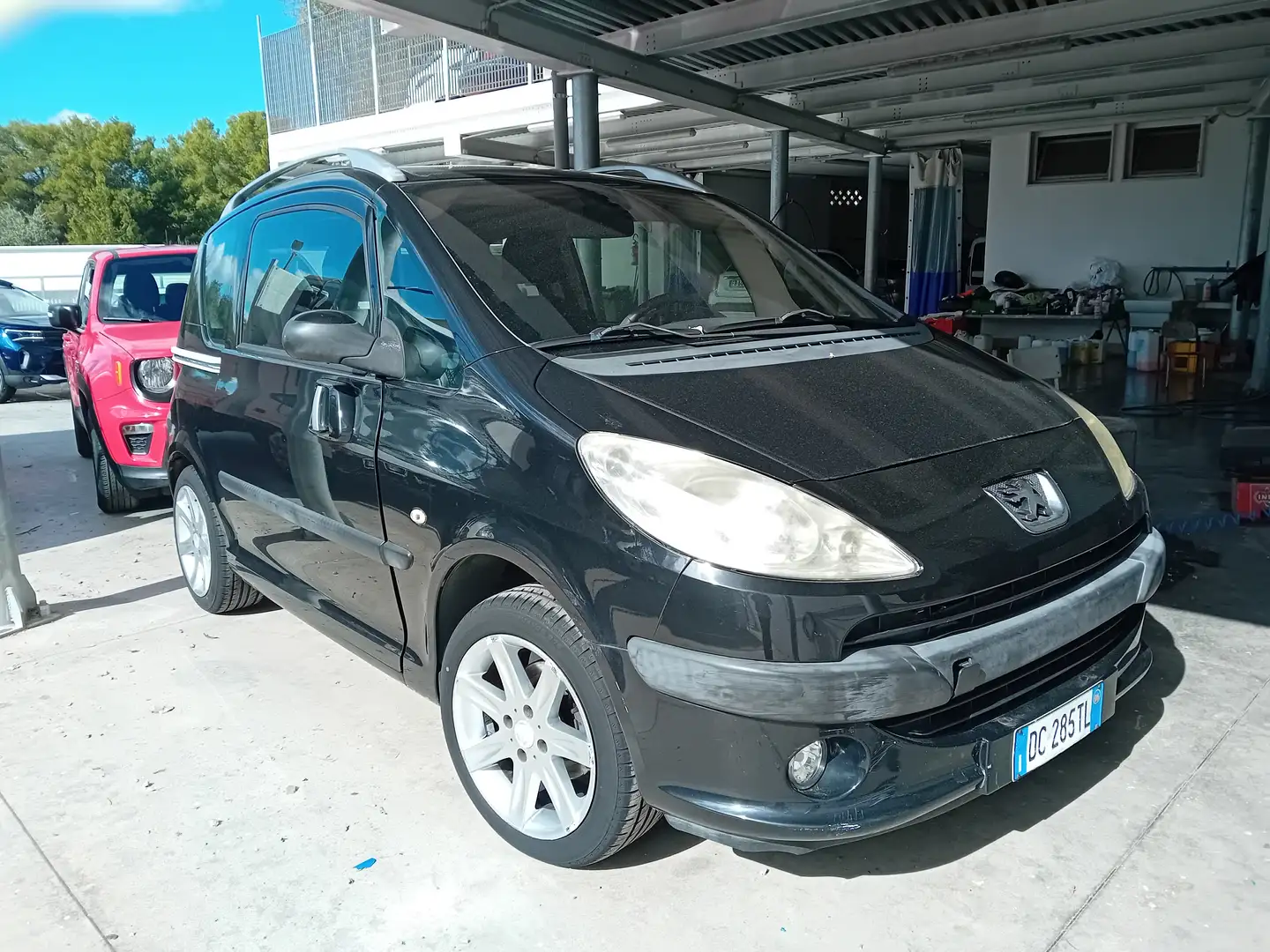 Peugeot 1007 1.4 BENZ Negro - 1