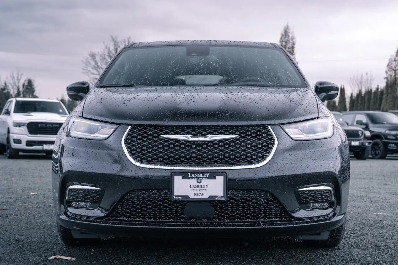 Chrysler Grand Caravan снимка Chrysler Grand Caravan