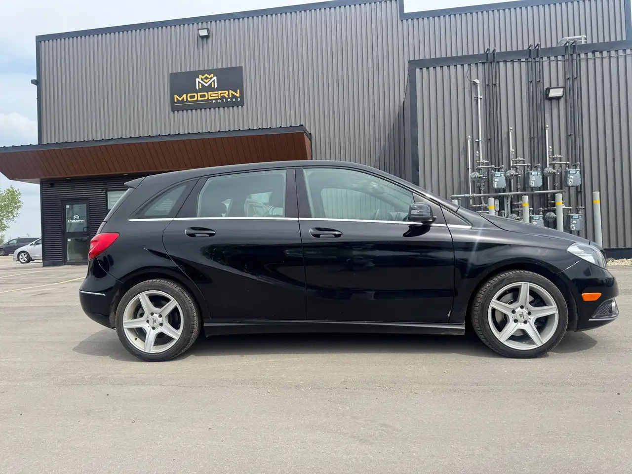 Mercedes-Benz B-Class снимка Mercedes-Benz B-Class
