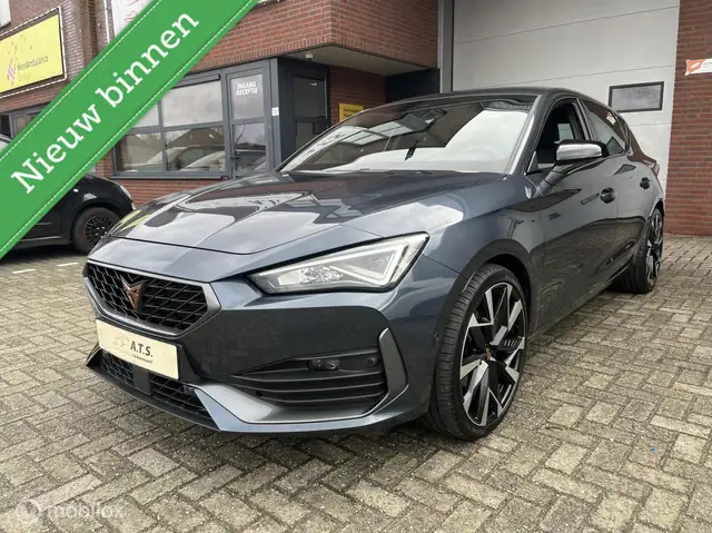 CUPRA Leon 1.5 eTSI LED*NAVI*CAMERA*CRUISE*PDC*CARPLAY*