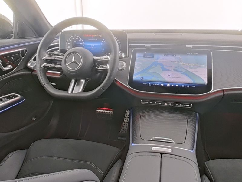 Mercedes-Benz E 400 e 4M *AMG+PANO+AIRMAT+NIGHT+DIGITAL+HAL+20 — photo 8